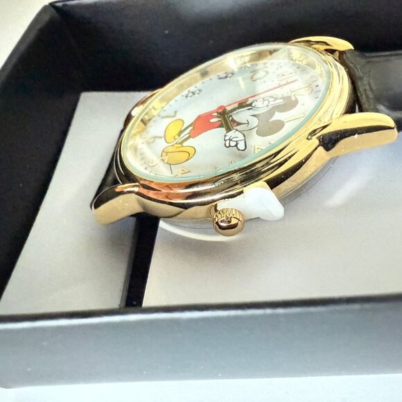 NWT - Disney Mickey Mouse Men's Gold Cardiff Alloy Watch - Picture 4 of 16
